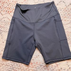 Yoga Workout Ribbed Shorts w Pockets